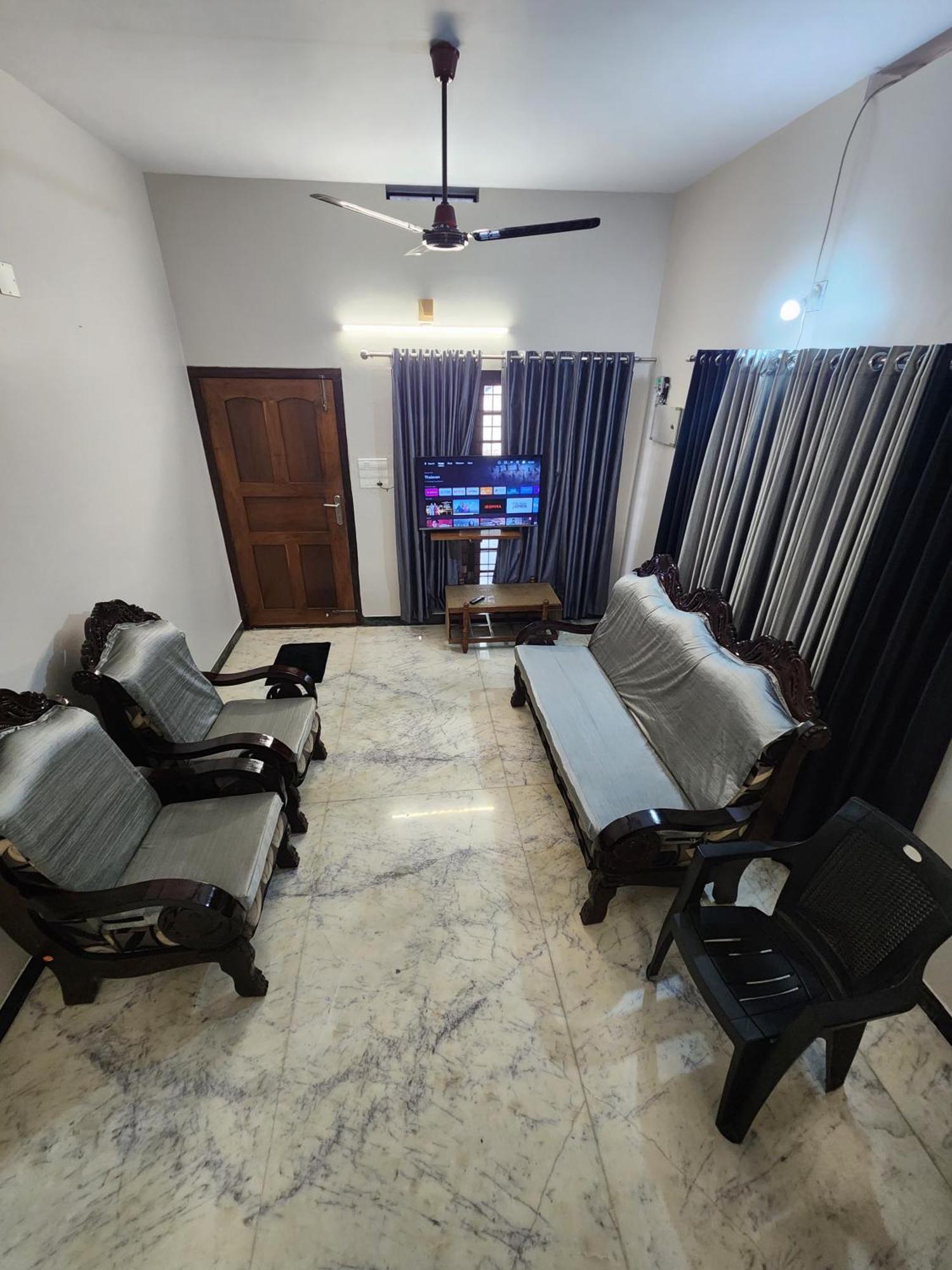 Budget Home Kochi 외부 사진
